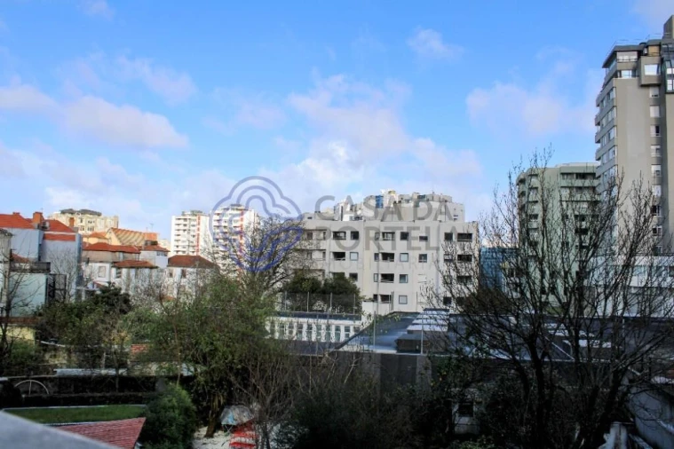 Prédio para Venda em Lordelo do Ouro e Massarelos Foto 8