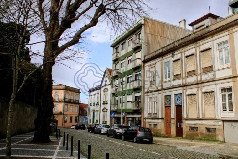 Prédio para Venda em Lordelo do Ouro e Massarelos Foto 2
