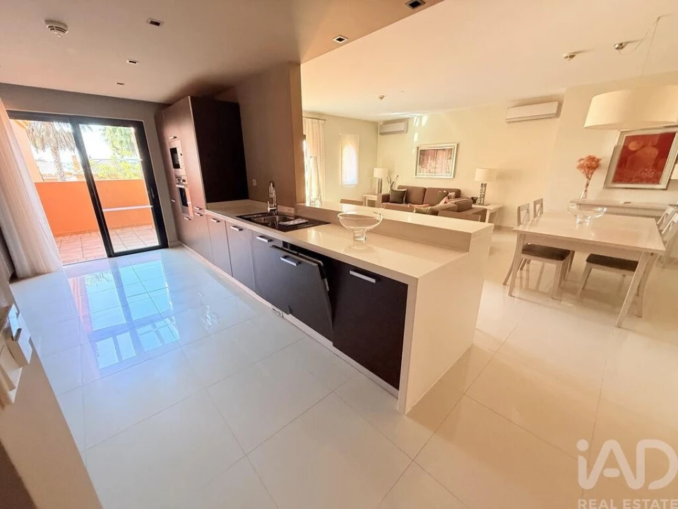 Apartamento T3 para Venda em Alcantarilha e Pêra Foto 3