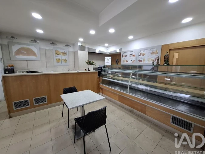 Loja para Venda em Pena, Quintã e Vila Cova