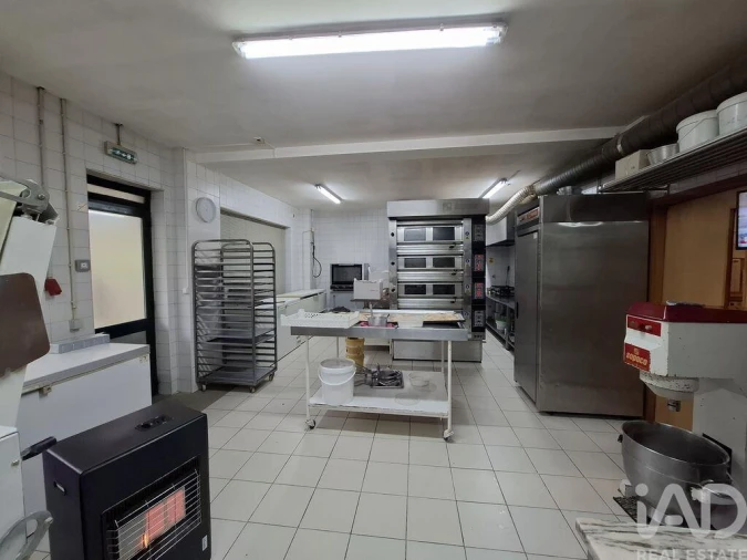 Loja para Venda em Pena, Quintã e Vila Cova Foto 14