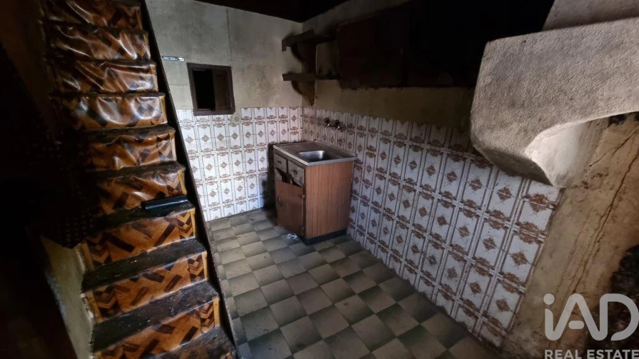 Moradia T2 para Venda em Vale de Azares Foto 9