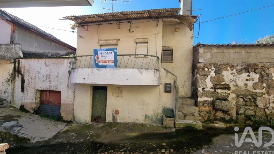 Moradia T2 para Venda em Vale de Azares