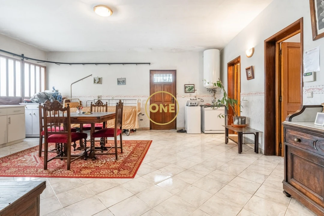 Moradia T5 para Venda em Santo Tirso, Couto (Santa Cristina e São Miguel) e Burgães Foto 4