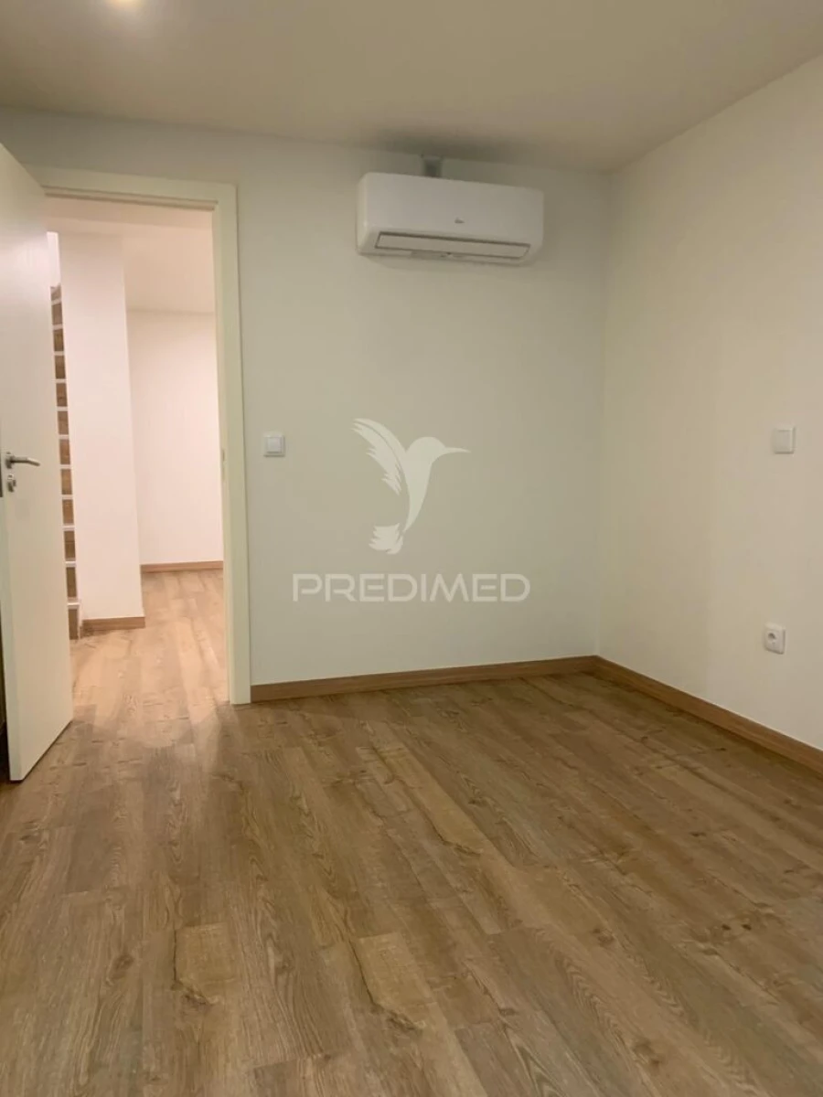Apartamento T2 para Venda em Cedofeita, Santo Ildefonso, Sé, Miragaia, São Nicolau e Vitória Foto 11