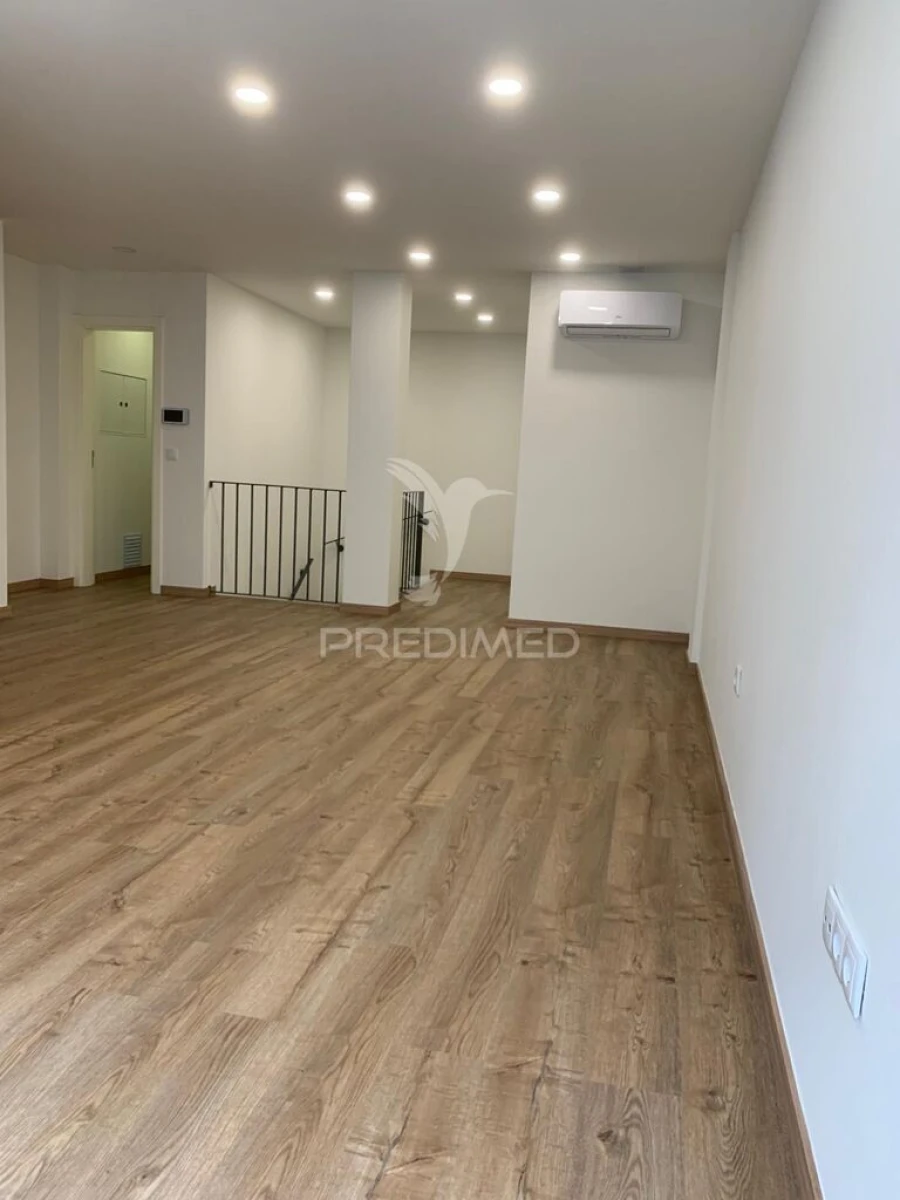 Apartamento T2 para Venda em Cedofeita, Santo Ildefonso, Sé, Miragaia, São Nicolau e Vitória Foto 2
