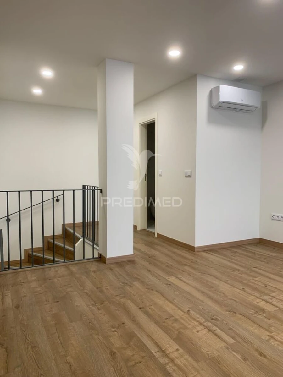 Apartamento T2 para Venda em Cedofeita, Santo Ildefonso, Sé, Miragaia, São Nicolau e Vitória Foto 4