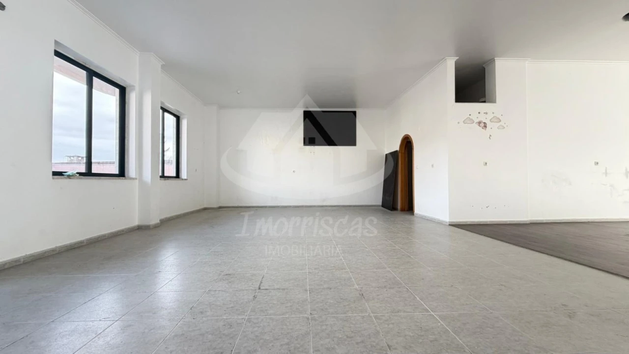 Loja para Arrendamento em Póvoa de Santa Iria e Forte da Casa Foto 9