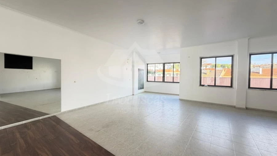 Loja para Arrendamento em Póvoa de Santa Iria e Forte da Casa Foto 12