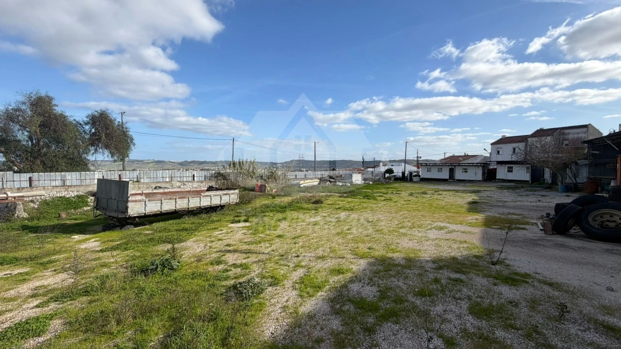 Terreno Agricola ou Rústico para Arrendamento em Santo Antão e São Julião do Tojal Foto 13
