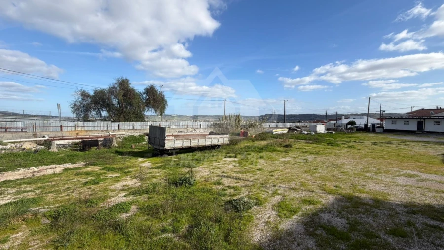 Terreno Agricola ou Rústico para Arrendamento em Santo Antão e São Julião do Tojal Foto 14