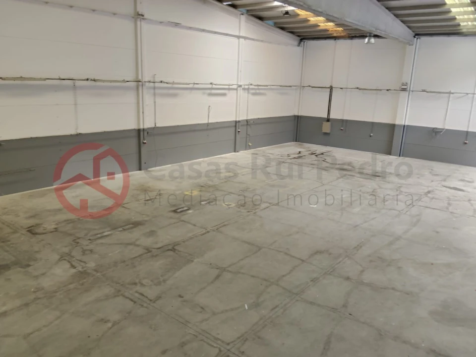 Armazém para Venda em Quinta do Anjo Foto 3