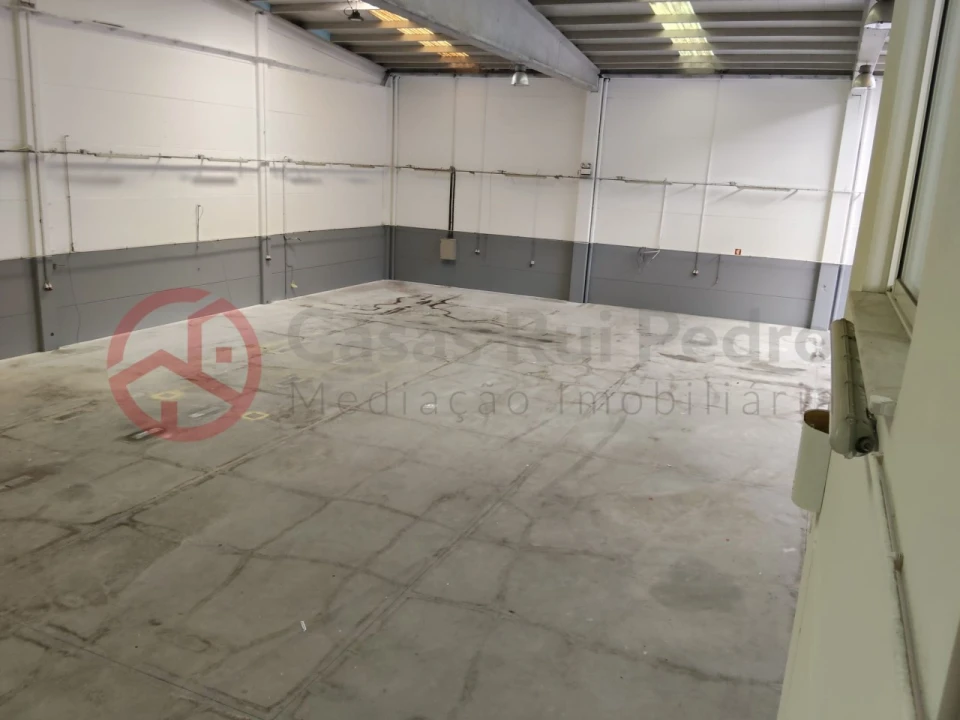 Armazém para Venda em Quinta do Anjo Foto 5