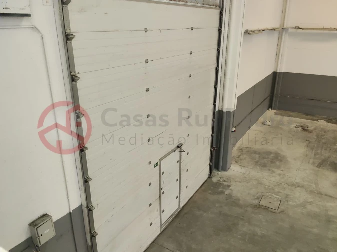 Armazém para Venda em Quinta do Anjo Foto 4