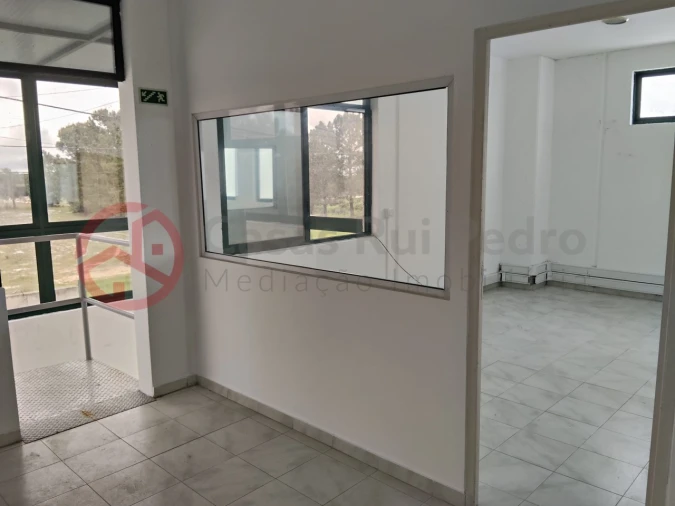 Armazém para Venda em Quinta do Anjo Foto 9