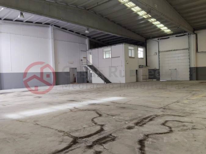Armazém para Venda em Quinta do Anjo Foto 13