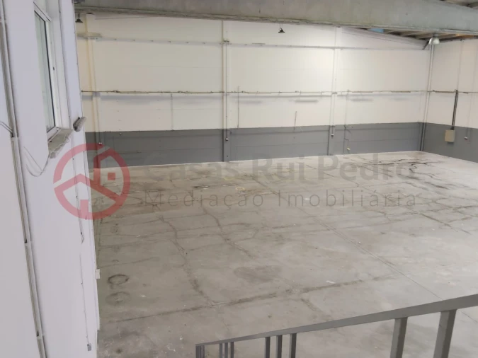 Armazém para Venda em Quinta do Anjo Foto 18
