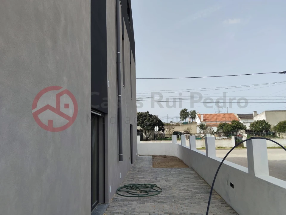 Moradia T4 para Venda em Fernao Ferro Foto 10