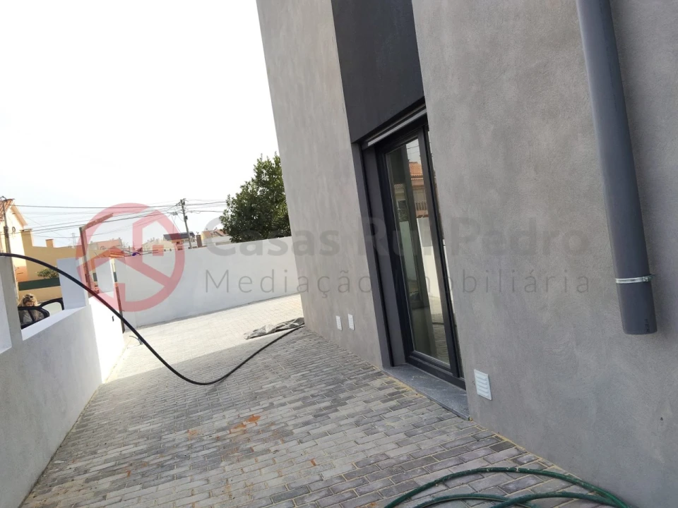 Moradia T4 para Venda em Fernao Ferro Foto 14
