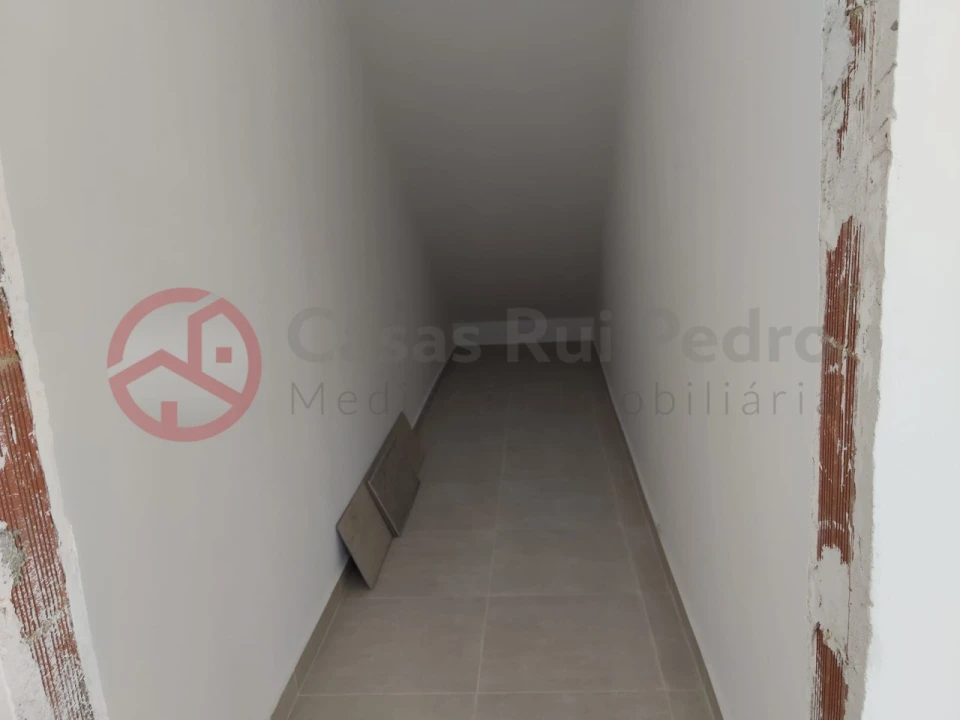 Moradia T4 para Venda em Fernao Ferro Foto 16