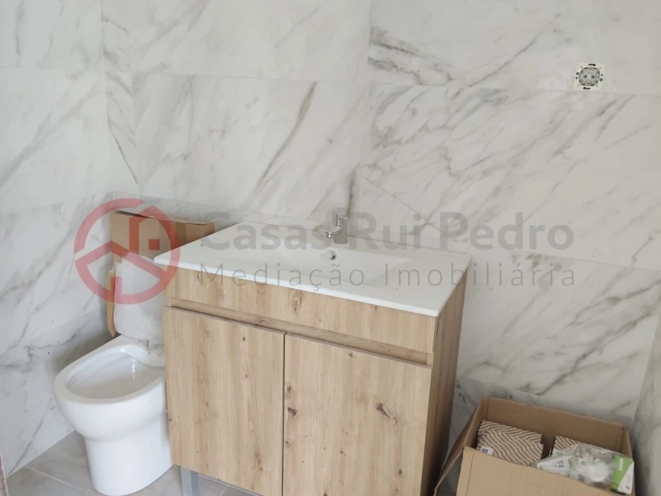 Moradia T4 para Venda em Fernao Ferro Foto 26