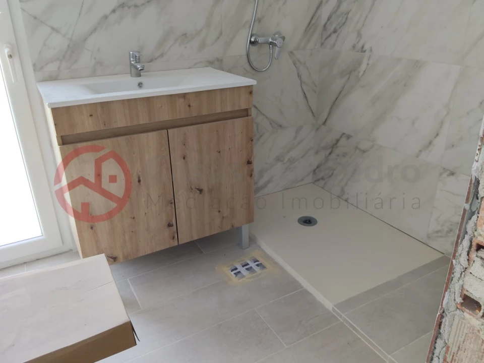 Moradia T4 para Venda em Fernao Ferro Foto 27