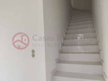Moradia T4 para Venda em Fernao Ferro