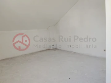 Moradia T4 para Venda em Fernao Ferro