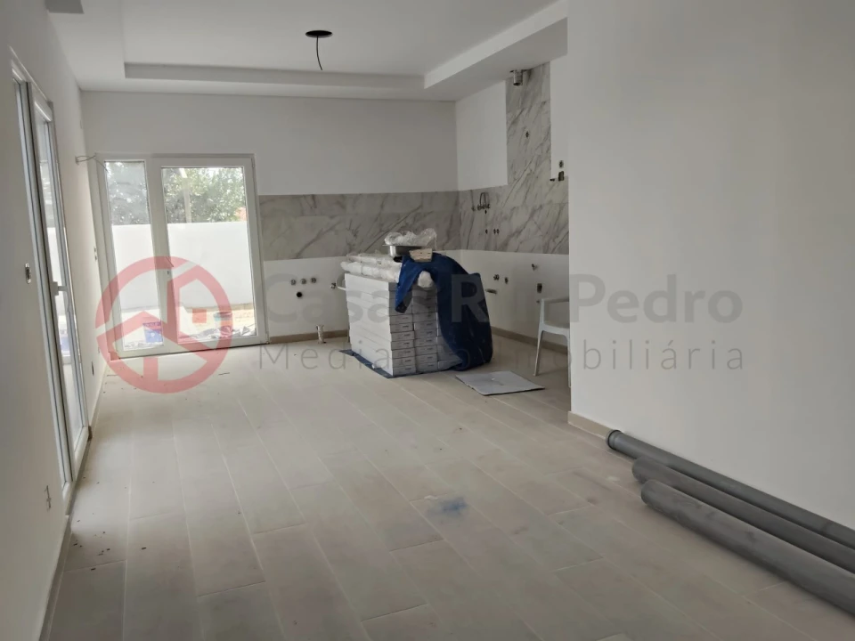 Moradia T4 para Venda em Fernao Ferro Foto 9