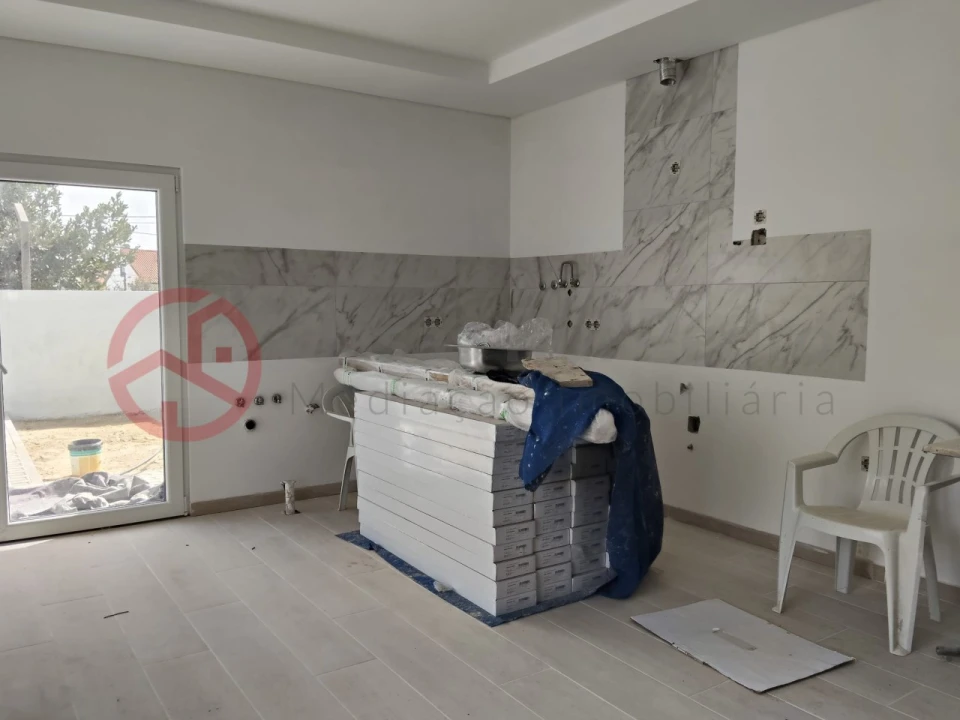 Moradia T4 para Venda em Fernao Ferro Foto 10