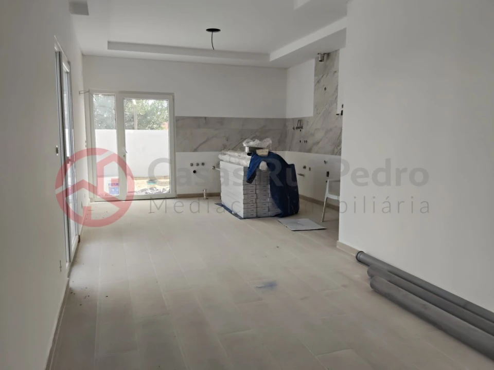 Moradia T4 para Venda em Fernao Ferro Foto 11
