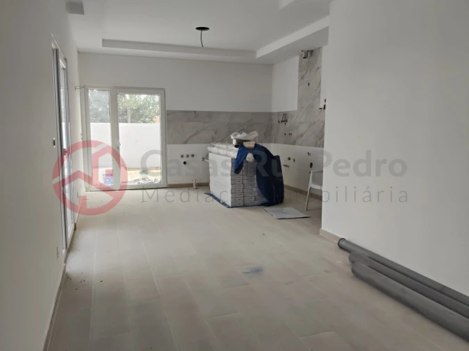 Moradia T4 para Venda em Fernao Ferro Foto 11