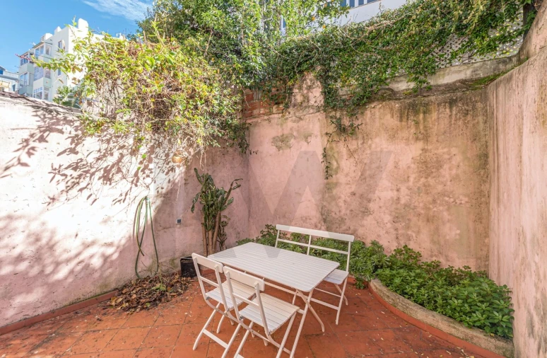 Apartamento T2 para Arrendamento em Santo António Foto 15