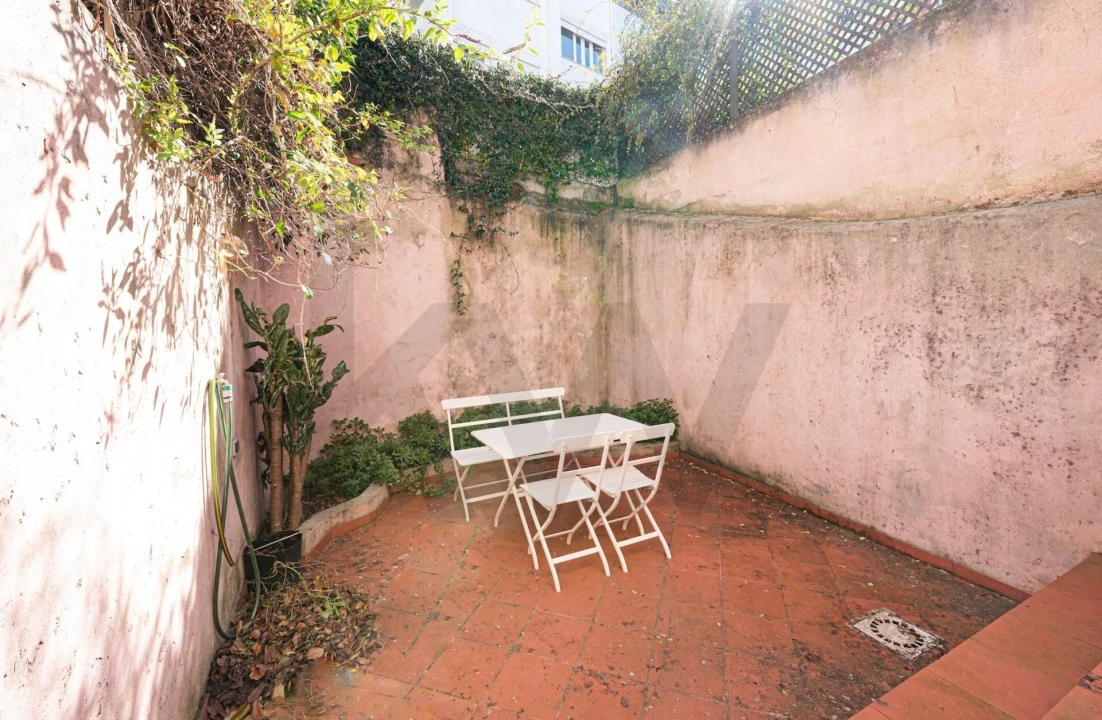 Apartamento T2 para Arrendamento em Santo António Foto 16