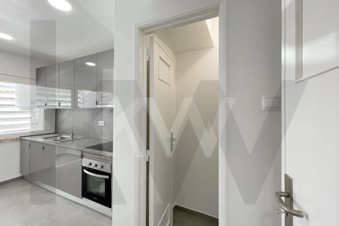 Apartamento T1 para Arrendamento em Algés, Linda-A-Velha e Cruz Quebrada-Dafundo Foto 16
