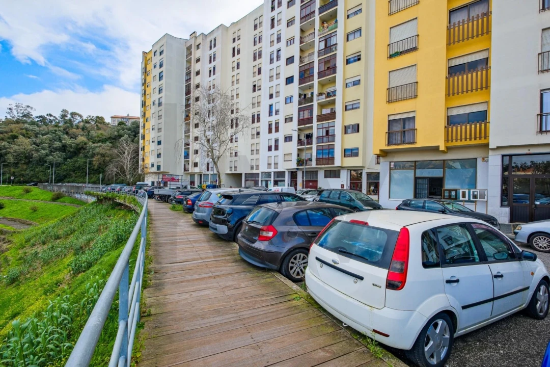 Apartamento T2 para Venda em Agualva e Mira-Sintra Foto 21
