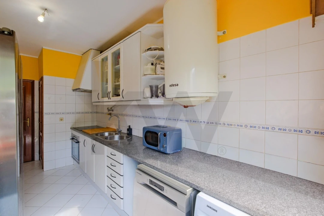 Apartamento T2 para Venda em Agualva e Mira-Sintra Foto 10