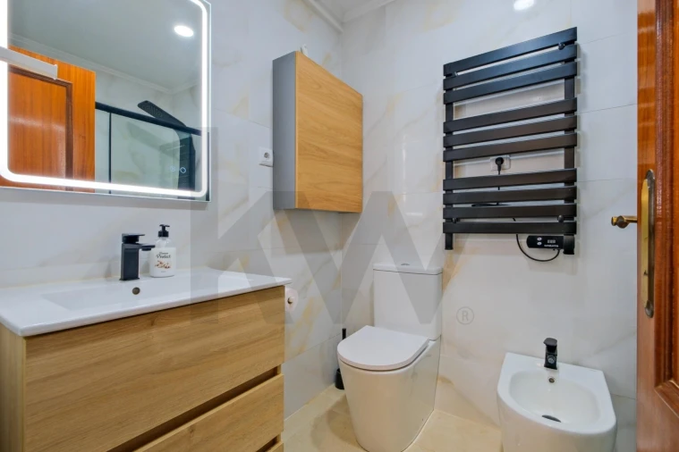 Apartamento T2 para Venda em Agualva e Mira-Sintra Foto 16