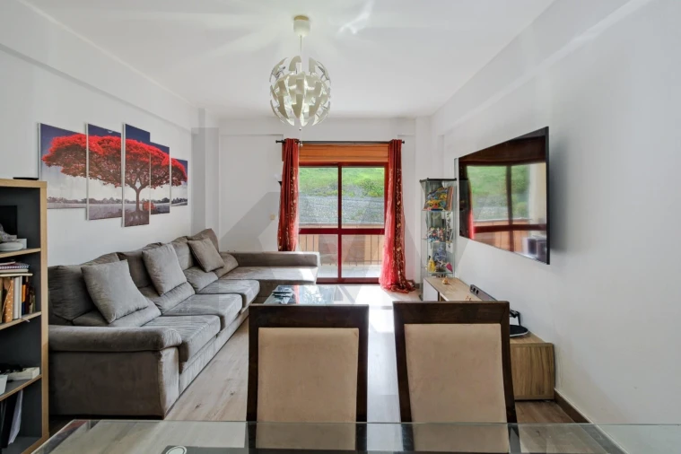 Apartamento T2 para Venda em Agualva e Mira-Sintra Foto 2
