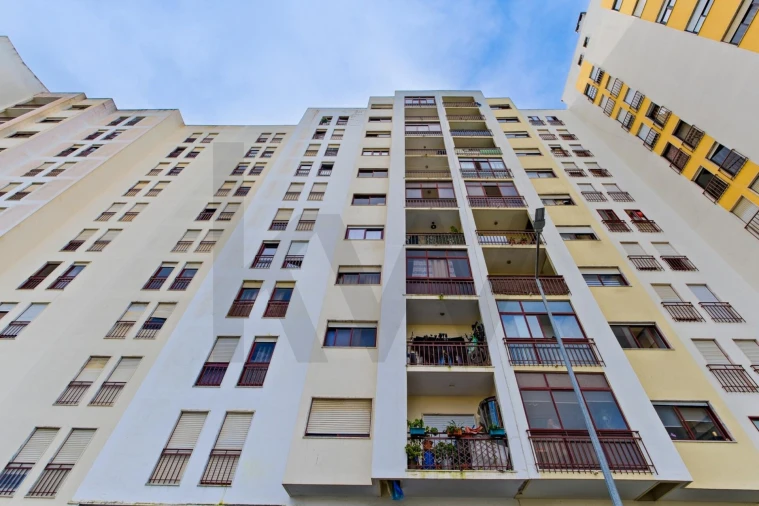 Apartamento T2 para Venda em Agualva e Mira-Sintra Foto 20