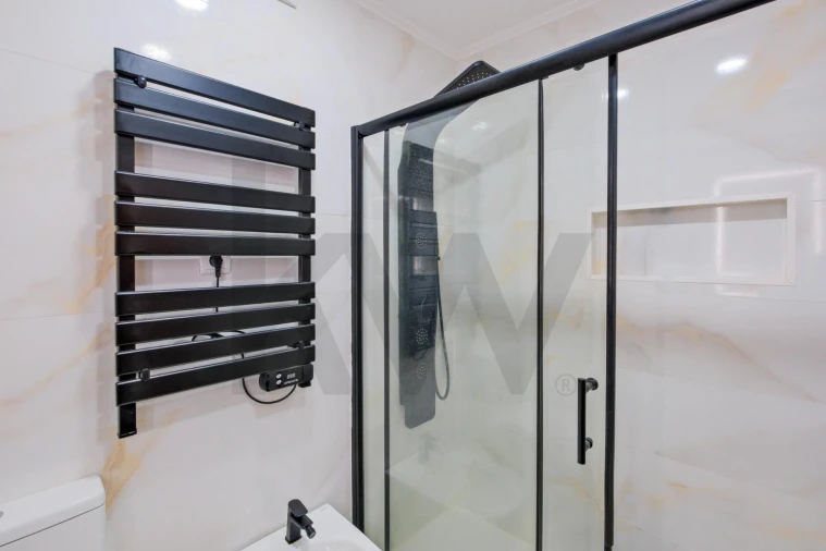 Apartamento T2 para Venda em Agualva e Mira-Sintra Foto 17