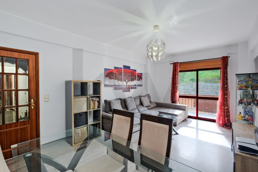 Apartamento T2 para Venda em Agualva e Mira-Sintra Foto 3