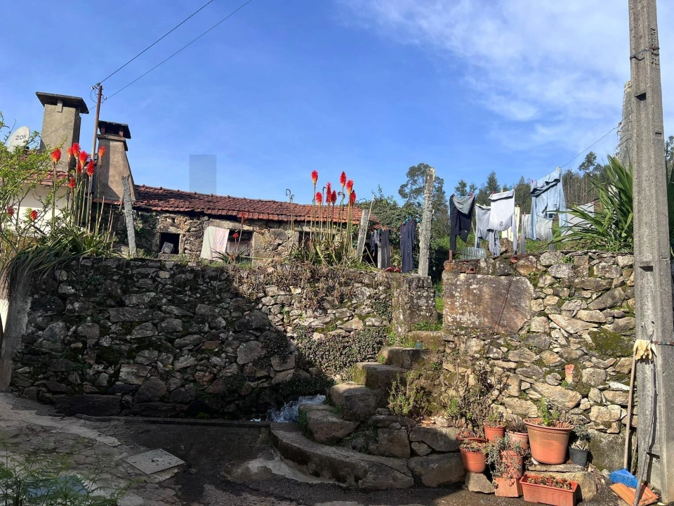 Moradia T2 para Venda em O. Azeméis, Riba-Ul, Ul, Macinhata Seixa, Madail Foto 1