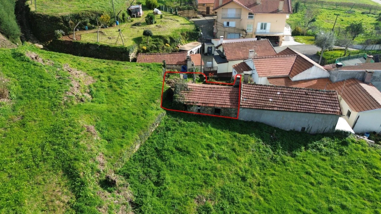 Moradia T2 para Venda em O. Azeméis, Riba-Ul, Ul, Macinhata Seixa, Madail Foto 13