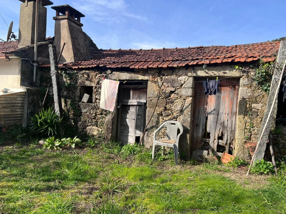 Moradia T2 para Venda em O. Azeméis, Riba-Ul, Ul, Macinhata Seixa, Madail Foto 2