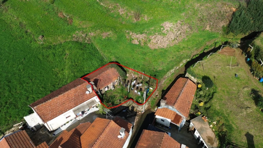 Moradia T2 para Venda em O. Azeméis, Riba-Ul, Ul, Macinhata Seixa, Madail Foto 5