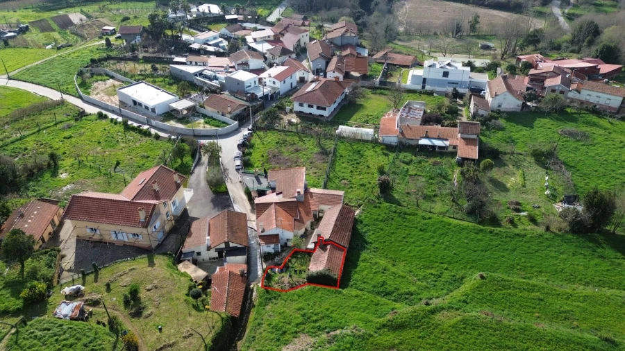 Moradia T2 para Venda em O. Azeméis, Riba-Ul, Ul, Macinhata Seixa, Madail Foto 11