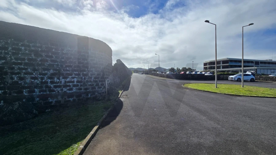 Terreno para Venda em Calhetas Foto 8