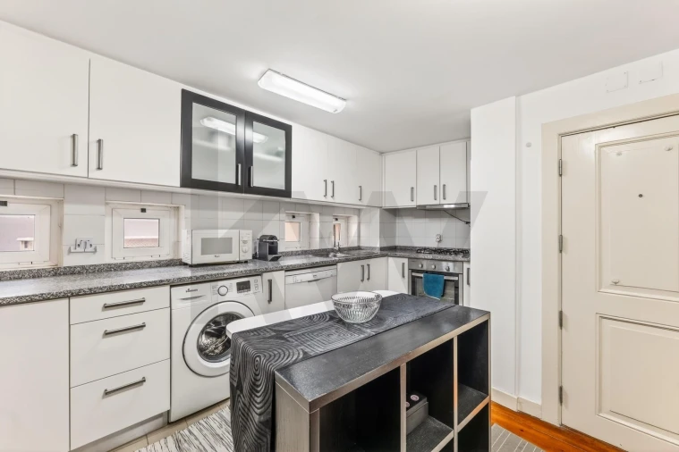 Apartamento T2 para Arrendamento em Santa Maria Maior