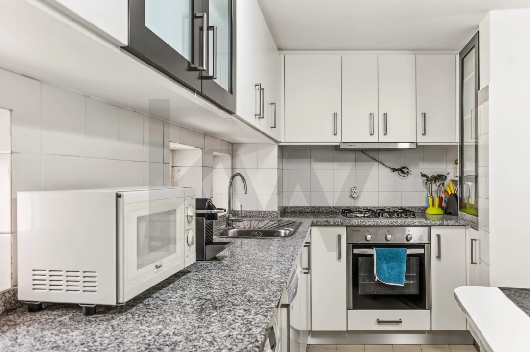 Apartamento T2 para Arrendamento em Santa Maria Maior Foto 3